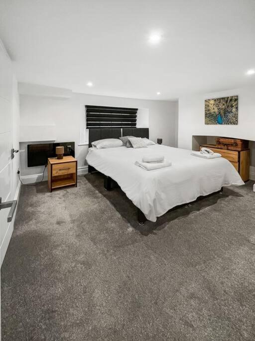 Bright And Spacious 1-Bdr Flat W/ Free Parking Ридинг Экстерьер фото